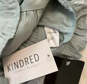 Boutique NWT Kindred Free Yoga Addison Sage button top thumbnail 5