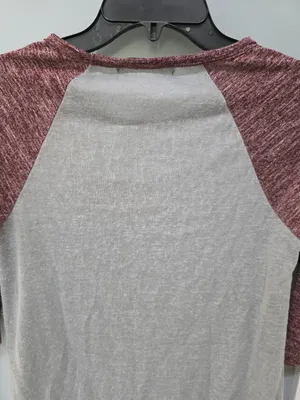 Almost Famous Bunny Graphic Raglan Tee –‎ Women’s Small Grey & Burgundy thumbnail 8