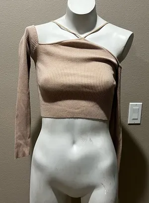 Melrose and Market Next at beige crop top thumbnail 1