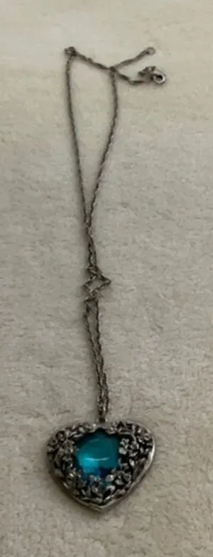 NECKLACE thumbnail 1