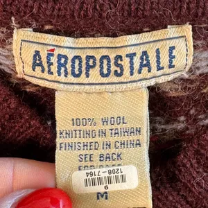 Aeropostale Vintage Wool Sweater Fair Isle V-Neck Burgundy Striped Mens Medium M thumbnail 3