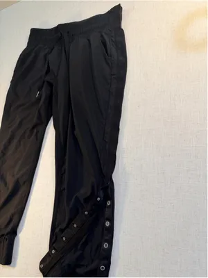 lululemon Tearaway Pant Women’s Size 8 Black Side Snap 25” Inseam thumbnail 14