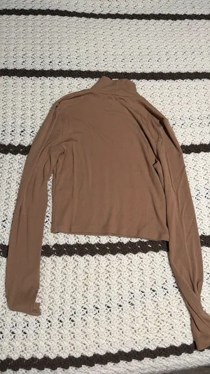 Aritzia Long Sleeve Turtle Neck thumbnail 2
