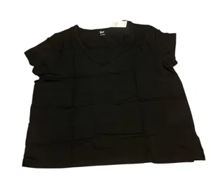 NWT Gap vneck t-shirt  thumbnail 1