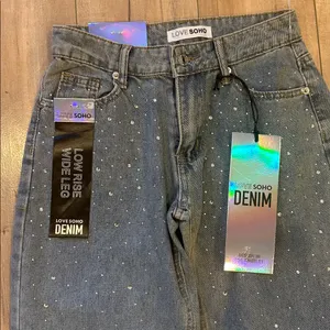 NWT Love Soho Rhinestone Embellished Jeweled Low Rise Wide Leg Jeans Sz 00 thumbnail 2