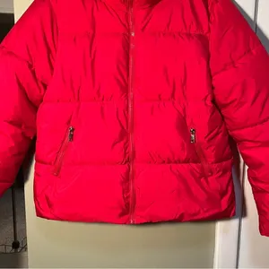 Zenana Womens Size Large Red Puffer Jacket Full Zip Pockets Long Sleeve QJ-1350Y thumbnail 5