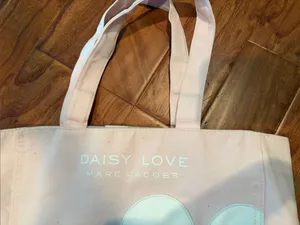 Marc Jacobs Daisy Fragrance Love Canvas Pink Tote Bag thumbnail 4