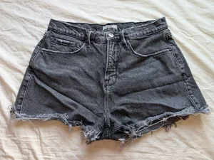 Good American High Rise Frayed Hem Denim Shorts W4/27 Dark Wash thumbnail 1