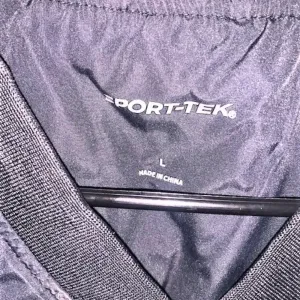 Sport-tek‎ v neck black pullover sz L EUC thumbnail 2