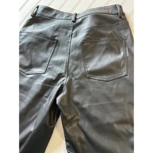 Zara Black Faux Leather Straight Leg Pants Womens Size 6‎ 5-Pocket Trousers thumbnail 10