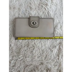 Vintage Coach Beige Leather Turnlock Wallet Clutch Foldover Billfold Card Holder thumbnail 8