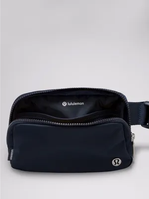 LULULEMON Everywhere Belt Bag in Black NWOT thumbnail 7
