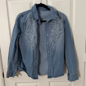 Light Wash Embroidered Denim Shirt Jacket size small thumbnail 1