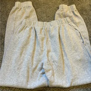 Brandy Melville Rosa Sweatpants thumbnail 3