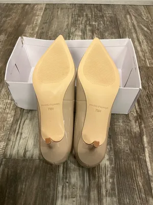 Marc Fisher Beige Patent Pointed-Toe Kitten Heel Pumps thumbnail 10