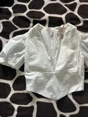 NWOT House of CB Augusta White Pin Tuck Top thumbnail 5