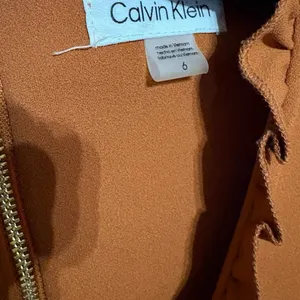 Calvin Klein Brown Ruffle V-Neck Jumpsuit Size 6 thumbnail 3