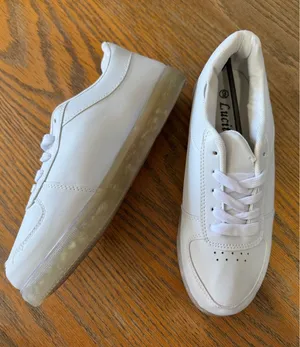 Lucita White PU LED Light‎ Up Sneakers LIGHT-001 Womens Size 9 USB NOT TESTED thumbnail 1