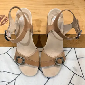 Dansko Tan Leather Buckle Clog Sandals Wood Grain Block Heel‎ Womens 40 EU thumbnail 6