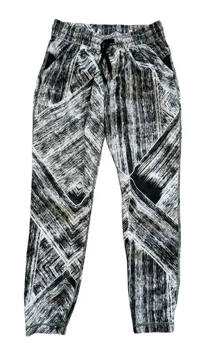 Lululemon Jet Crop Full-On Luon Heat Wave White‎ Black Jogger Pants 4 thumbnail 1