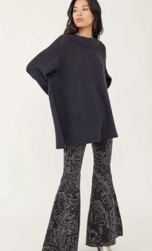 Free People "She's a Keeper" Tunic Sweater- Medium- Moon Grey thumbnail 4