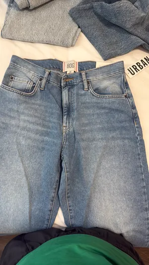 BDG Mid-Rise Olive Stovepipe Jeans thumbnail 3
