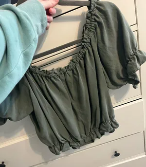 American Eagle Outfitters Off The Shoulder thumbnail 2