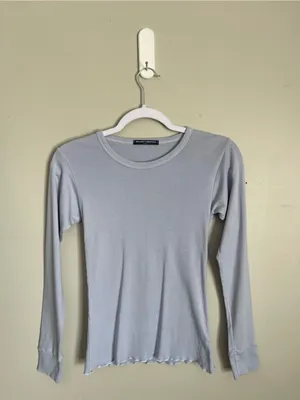 BRANDY MELVILLE Lavender Purple Long Sleeve Lettuce Hem Ribbed Crew Top Sz OS thumbnail 2