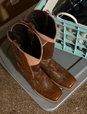Women’s Ariat Boots thumbnail 1