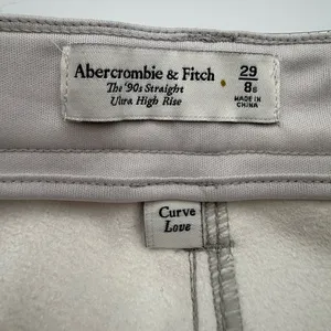 Abercrombie & Fitch Curve Love 90's Straight Ultra High Rise Jeans thumbnail 8