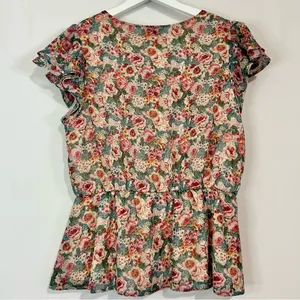 Gilli Women’s Short Sleeve V Neck Floral Print Blouse Blue Pink Size Large EUC thumbnail 10