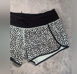 Lululemon mint shorts size 10 leopard print thumbnail 3