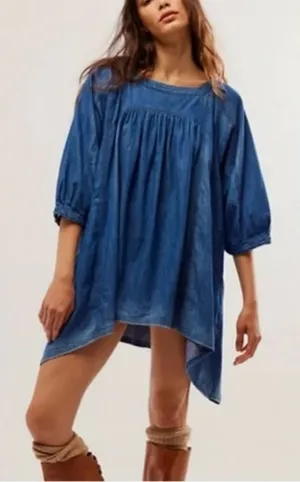 Free People Memories of You Chambray Top in the color Blue Ribbon Oversized XS thumbnail 1