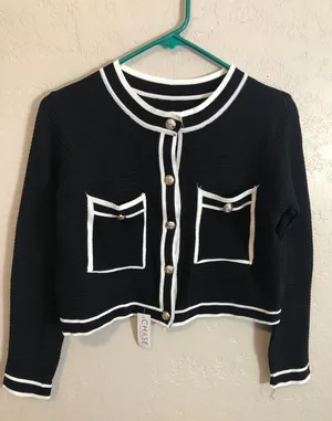 Crop Top Jacket Size M thumbnail 2