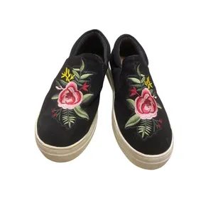 Brash black embroided floral shoe sneakers size 7.5 SKU 1090 thumbnail 6
