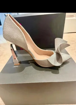 Gianni Bini Quincy Platform Pumps in Bone Blanc thumbnail 9