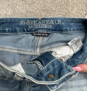 American Eagle Outfitters Midi Shorts thumbnail 3