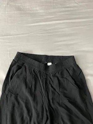 H&M Black Bottoms thumbnail 6
