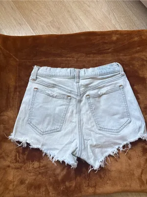 Abercrombie and Fitch High Rise Mom Short Size 26 thumbnail 5