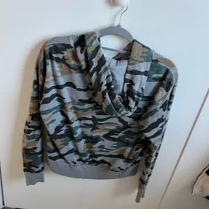 Forever 21 Hoodie thumbnail 3