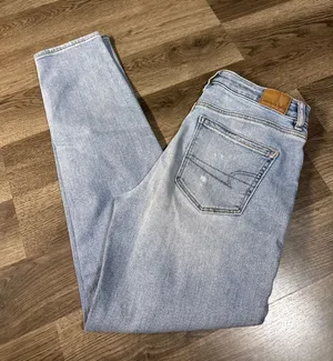 American Eagle Mom Jeans thumbnail 1