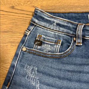 KanCan Women's Blue Jeans - size 7/27 thumbnail 4