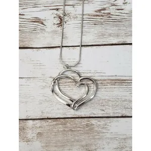 Double Heart Pendant Necklace Silver Tone - Brand New thumbnail 3