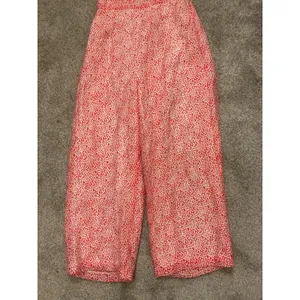Club Monaco Lene One-Shoulder Ruffle Jumpsuit – Pink/Red Floral Print, sz 2 thumbnail 5