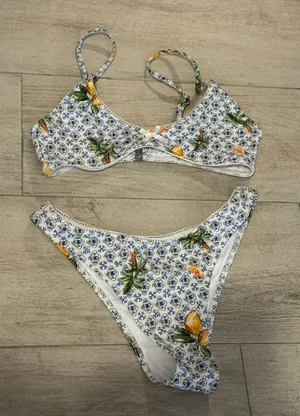 Bikini thumbnail 1
