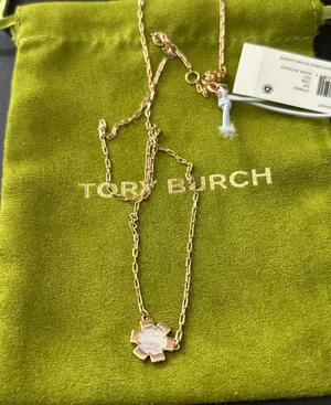 NWT Tory Burch Gold Clover Necklace thumbnail 1