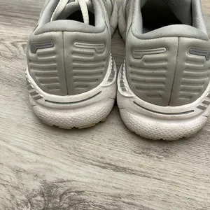 Brooks Gray & White Adrenaline GTS 22 Supportive Running Shoe Women's Size 8.5 thumbnail 11