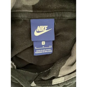 Nike Black Geometric Print Pullover Hoodie Logo Sweatshirt Size Small thumbnail 4