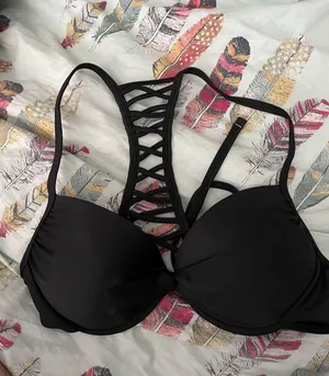 Cupshe NWOT Bikini Top thumbnail 1