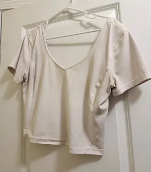 Lululemon Top thumbnail 1
